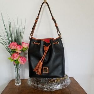 ⚡Final Markdown⚡Dooney & Bourke Black Bucket Bag